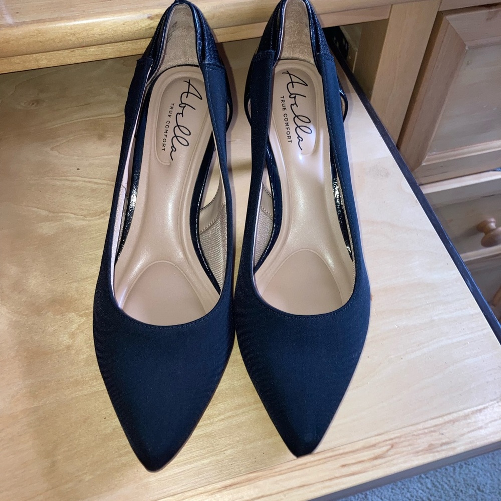 Abella black heels size 6.5